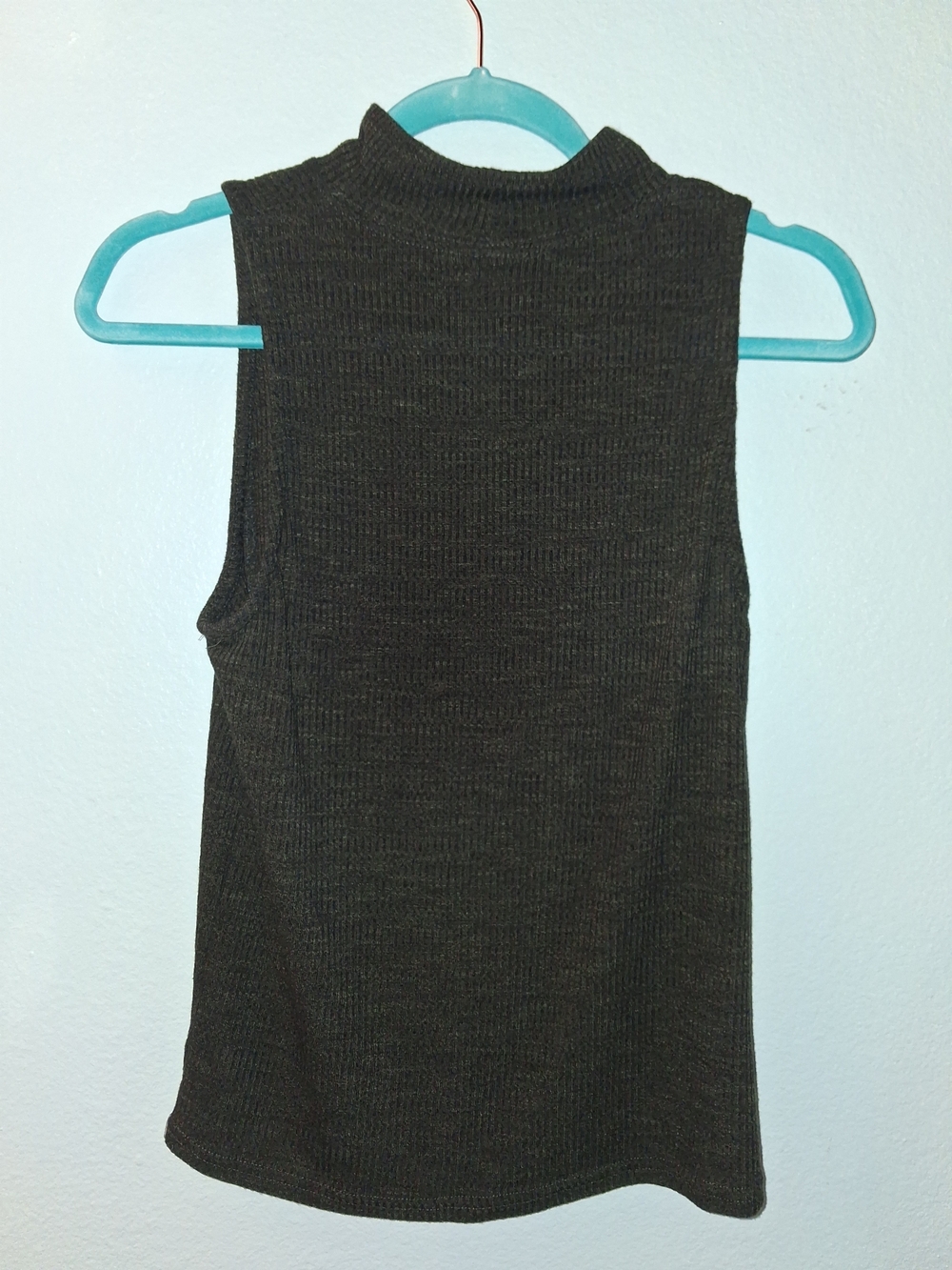 iris Sleeveless Mock Neck Ribbed Tank Top - Black